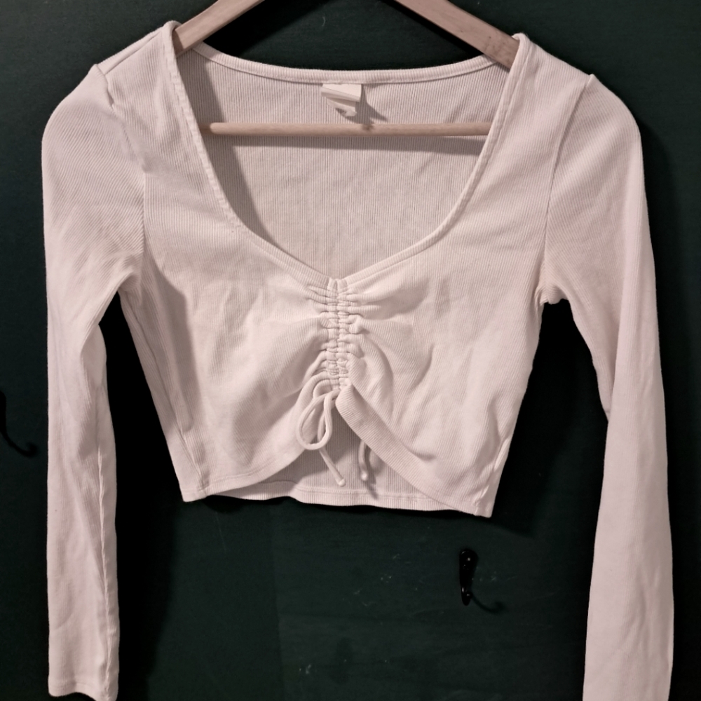 White crop top, long sleeved